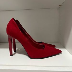 Stiletto heel shoes
Bershka